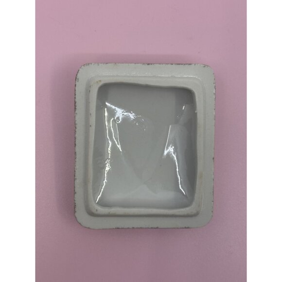 Vtg Porcelain Trinket Box With Hand-Painted Roses & Gold Trim Scalloped Edge Lid - Picture 11 of 11